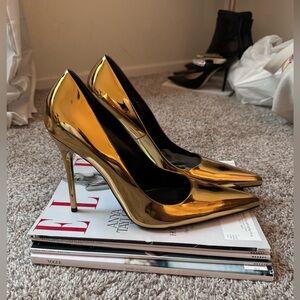 Tom Ford Mirror Leather Pointy Pump
